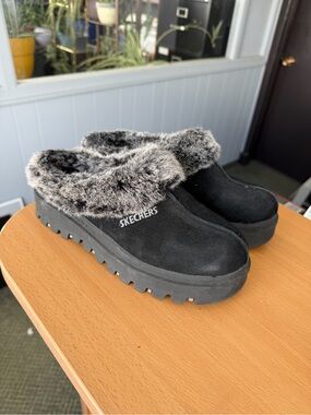 Skechers Faux-Fur Slip-On Clog